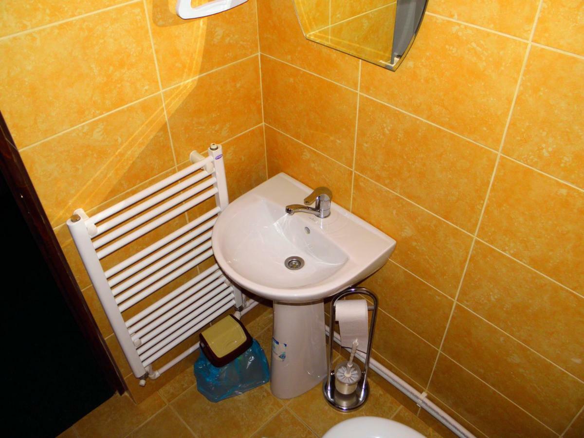Pensiunea Platinum Târgu Jiu Zimmer foto
