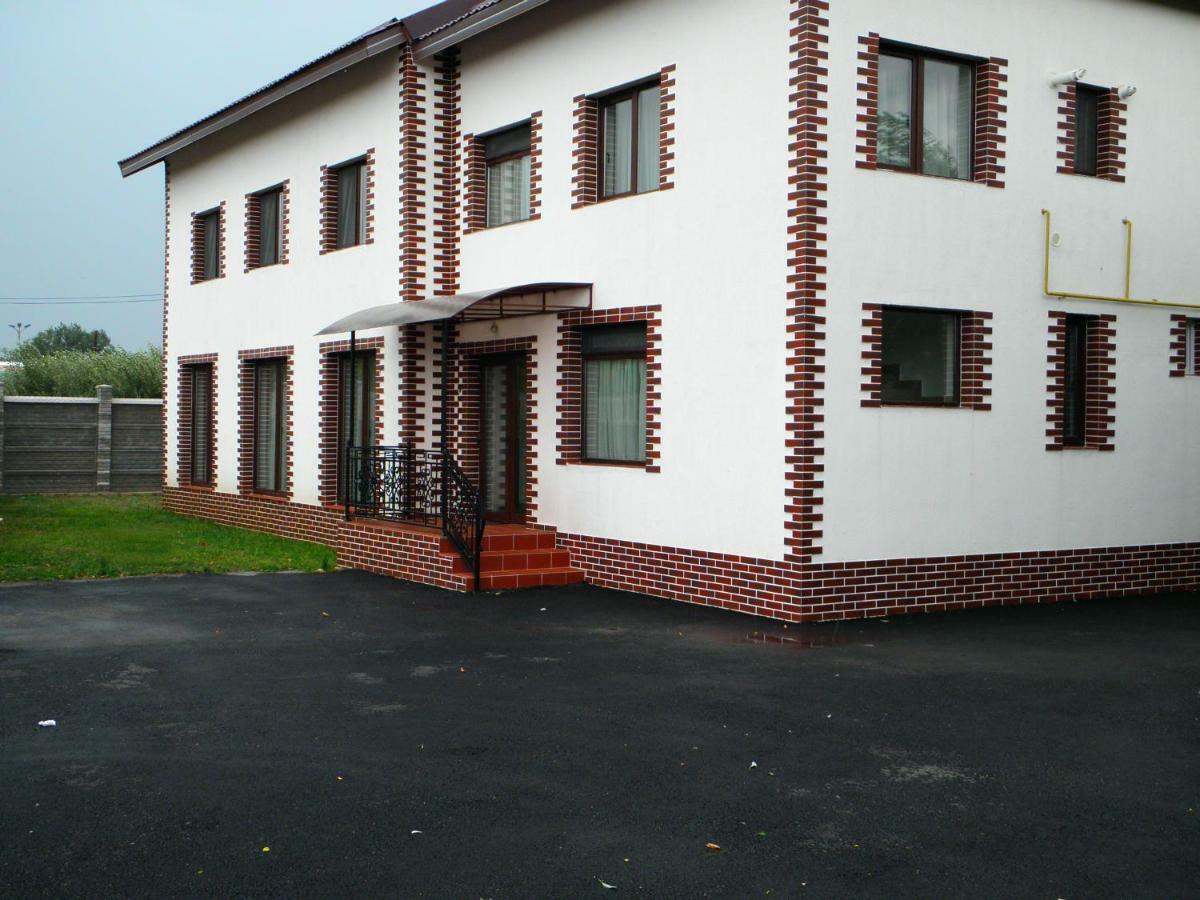 Pensiunea Platinum Târgu Jiu Exterior foto